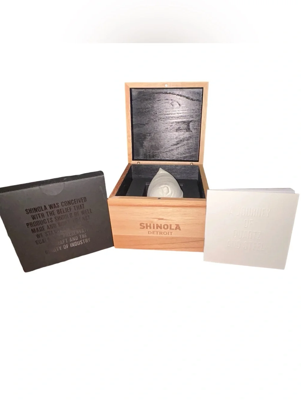 Shinola Detroit Wood Watch Box Case Display Storage Box White Pillow &‎ Booklets